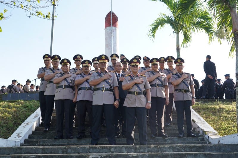 Kapolda Sulbar Pimpin Ziarah Makam Pahlawan Pattidi dalam Rangka Hari Bhayangkara ke‑80