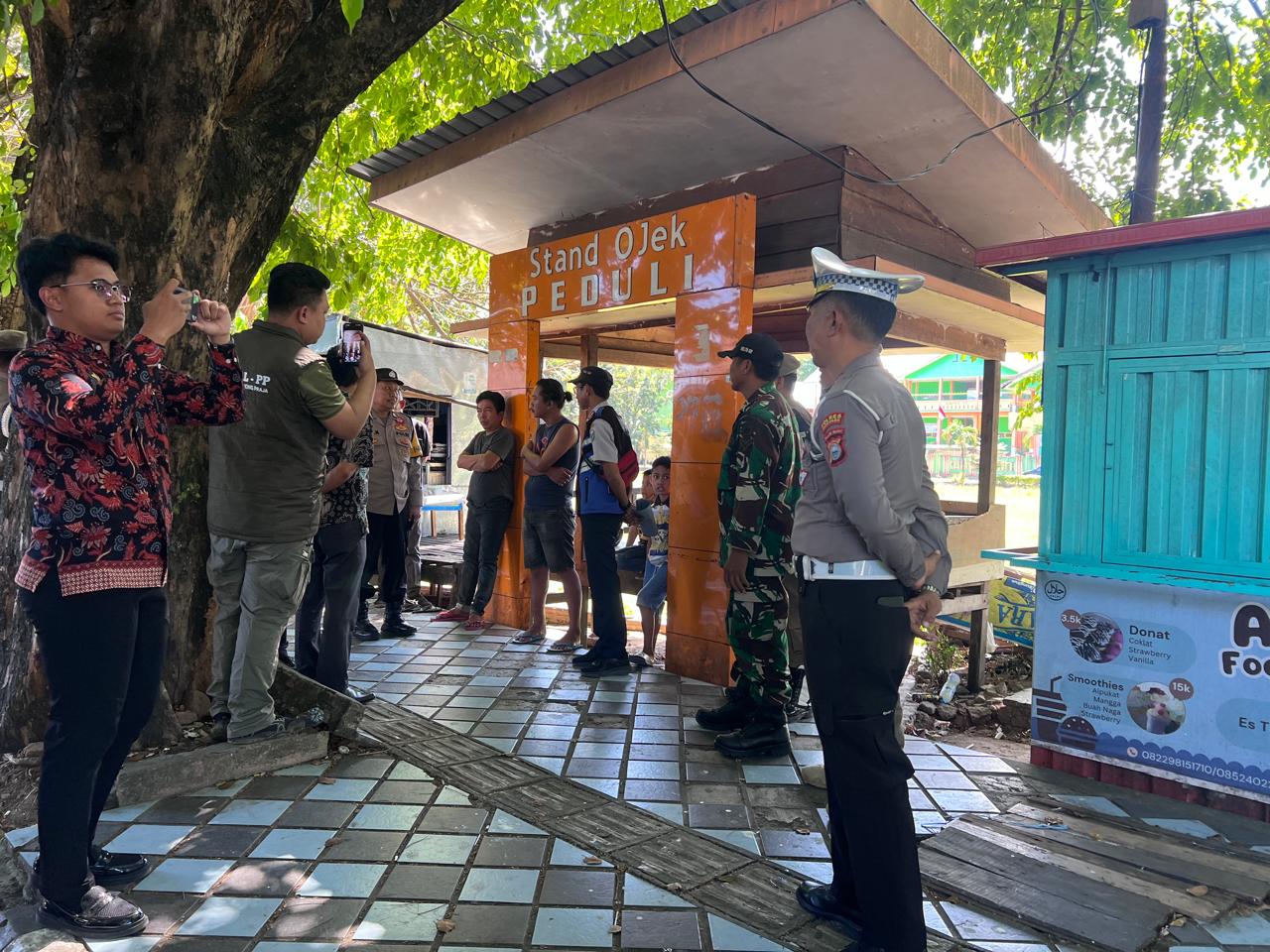 Sat Lantas Polres Parepare Dampingi Penertiban Pak Ogah di Dua Titik Rawan, Ini Tujuannya