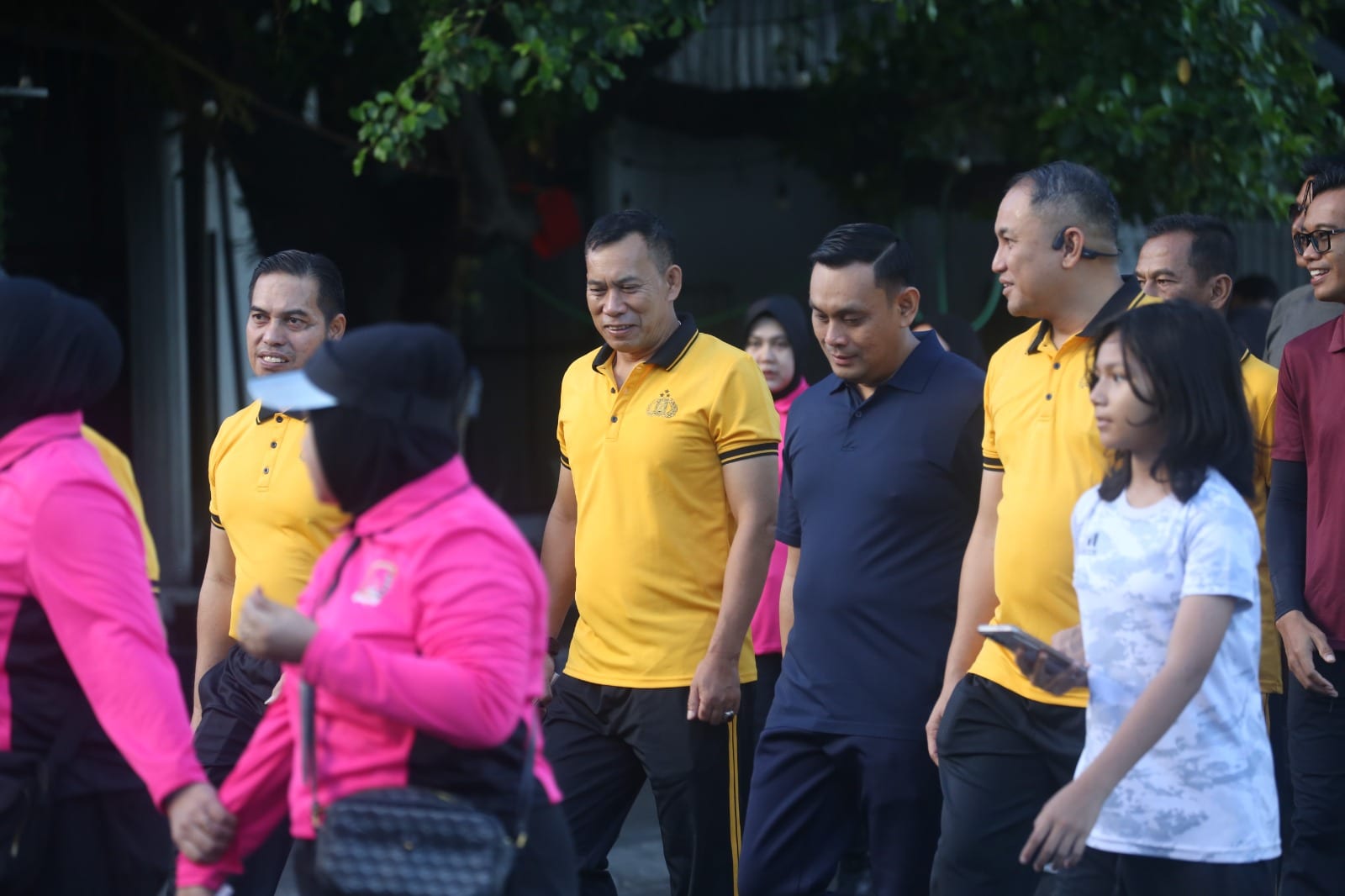 HUT Bhayangkara ke-80, Personel Brimob, Polres dan Bhayangkari Kompak Jalan Sehat di Parepare