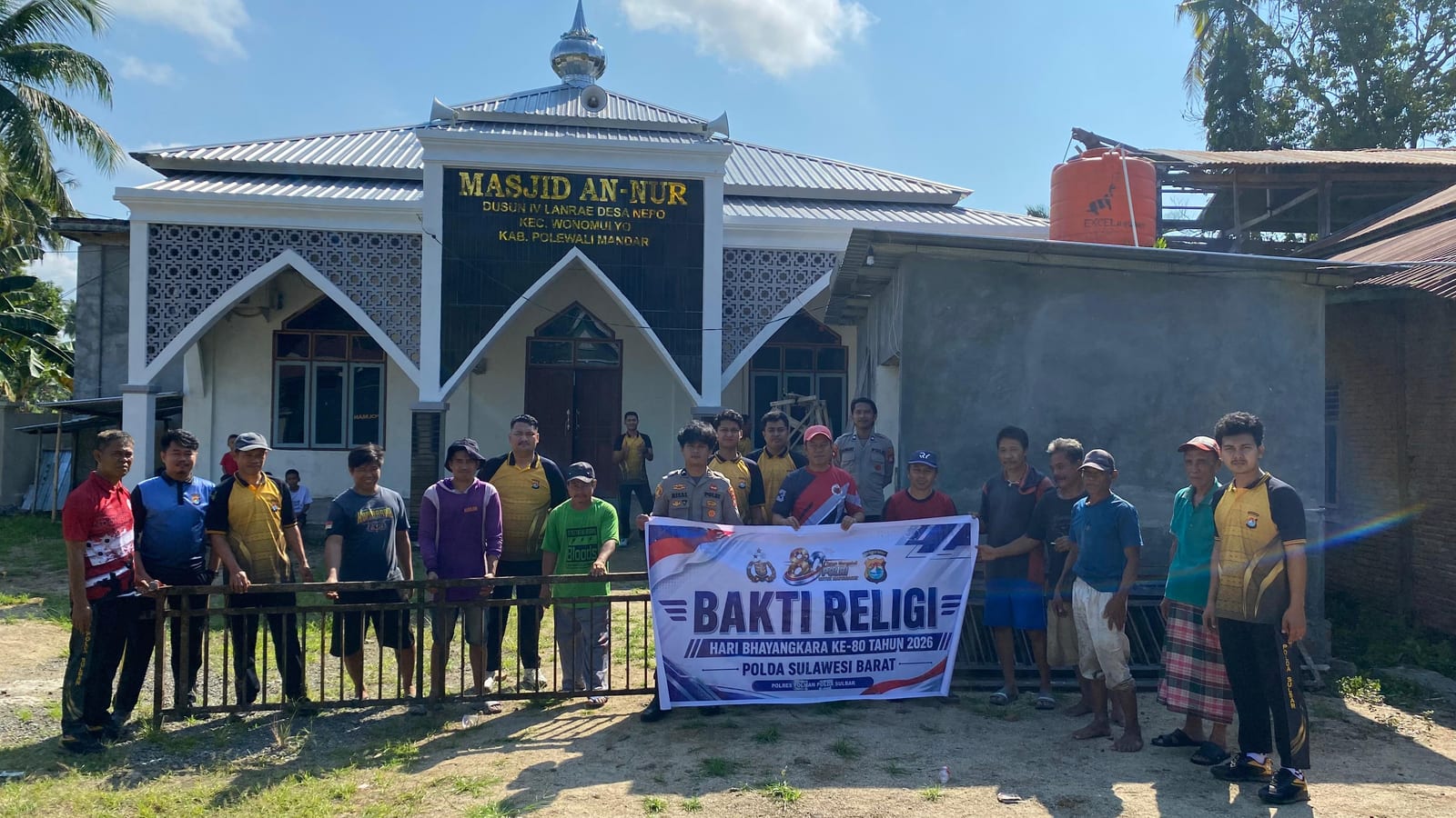 Sambut HUT Bhayangkara ke-80, Satreskrim Polres Polman Gelar Bakti Religi di Masjid An-Nur