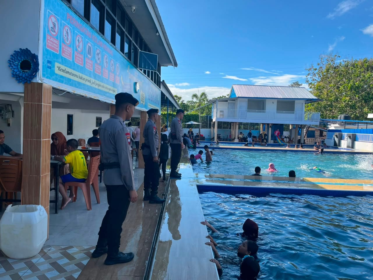 Tim SAR Brimob Sulsel Gelar Patroli di Kolam Renang Parepare, Pastikan Keselamatan Pengunjung