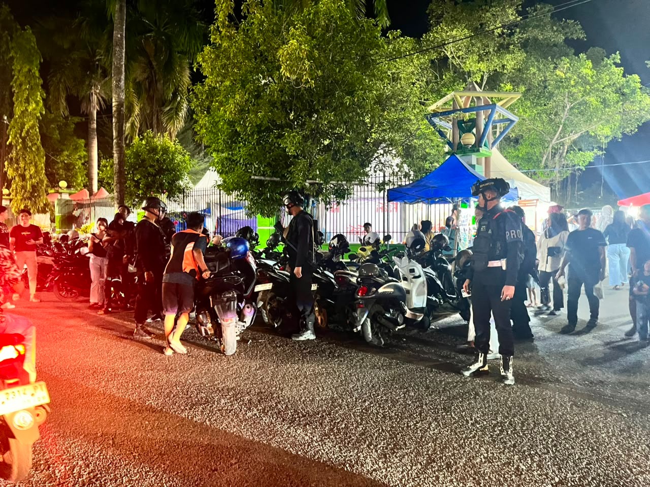 Patroli Brimob Sulsel di Kota Parepare, Pantau Aktivitas Warga di Tempat Keramaian