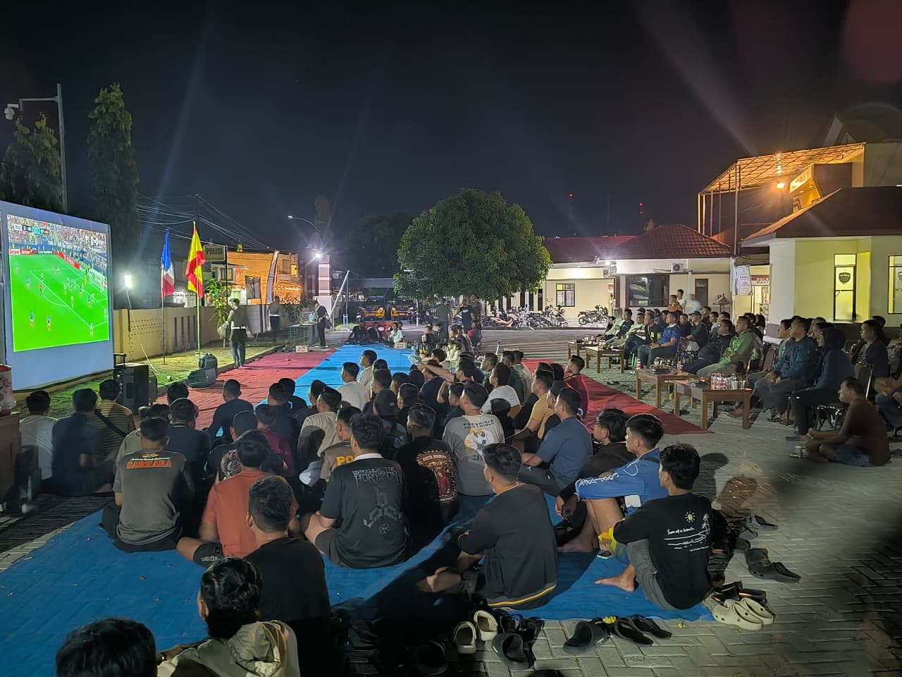 Semarak Piala Dunia 2026, Nobar Polres Majene Pererat Kebersamaan Polisi dan Masyarakat