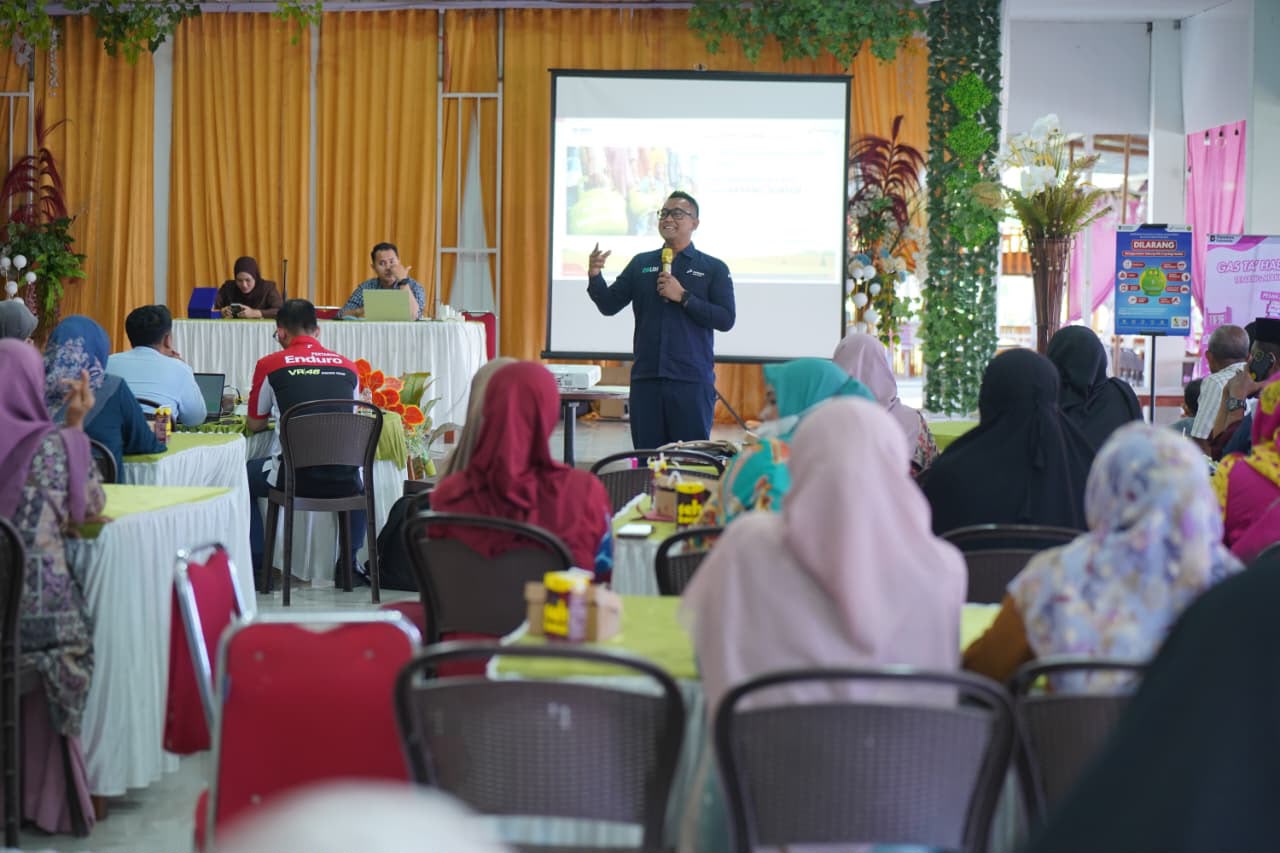 Pertamina Patra Niaga Regional Sulawesi Perkuat Daya Saing UMKM Takalar Melalui Sosialisasi PUMK dan Edukasi Penggunaan LPG