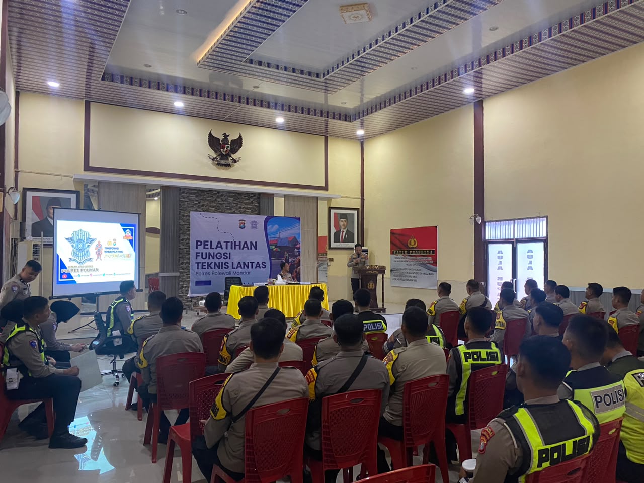 Kapolres Polman Buka Pelatihan Teknis Lalu Lintas bagi Personel Bhabinkamtibmas