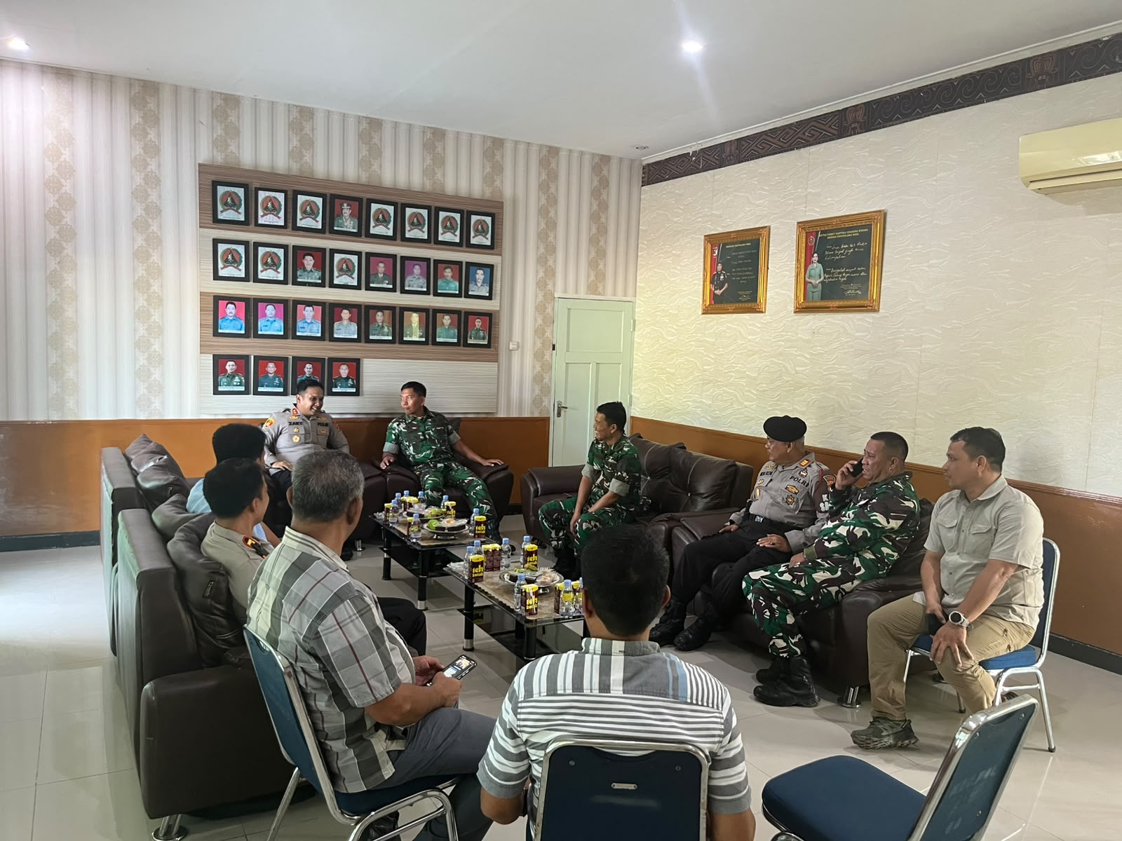 Kapolres Polman Jalin Silaturahmi dengan Dandim 1402/Polman, Perkuat Sinergitas TNI–Polri