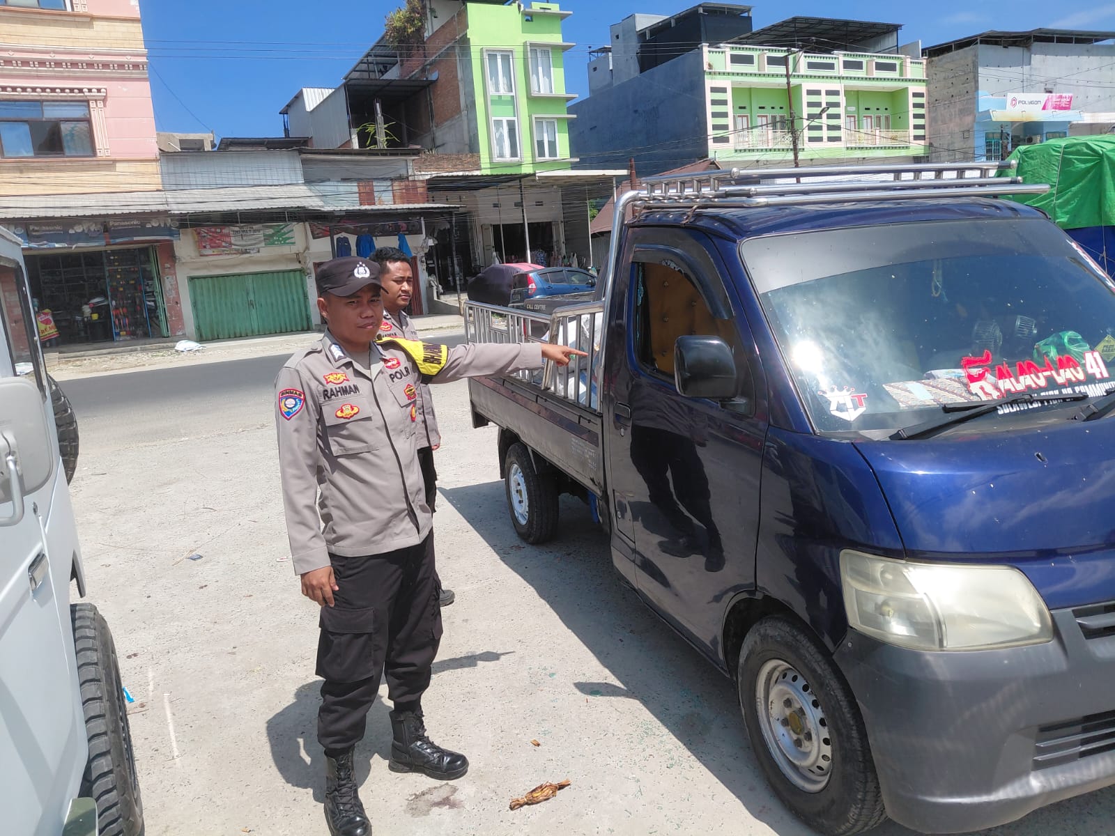 Kapolsek Wonomulyo Pimpin Olah TKP Pecah Kaca Mobil, Uang Rp100 Juta Raib
