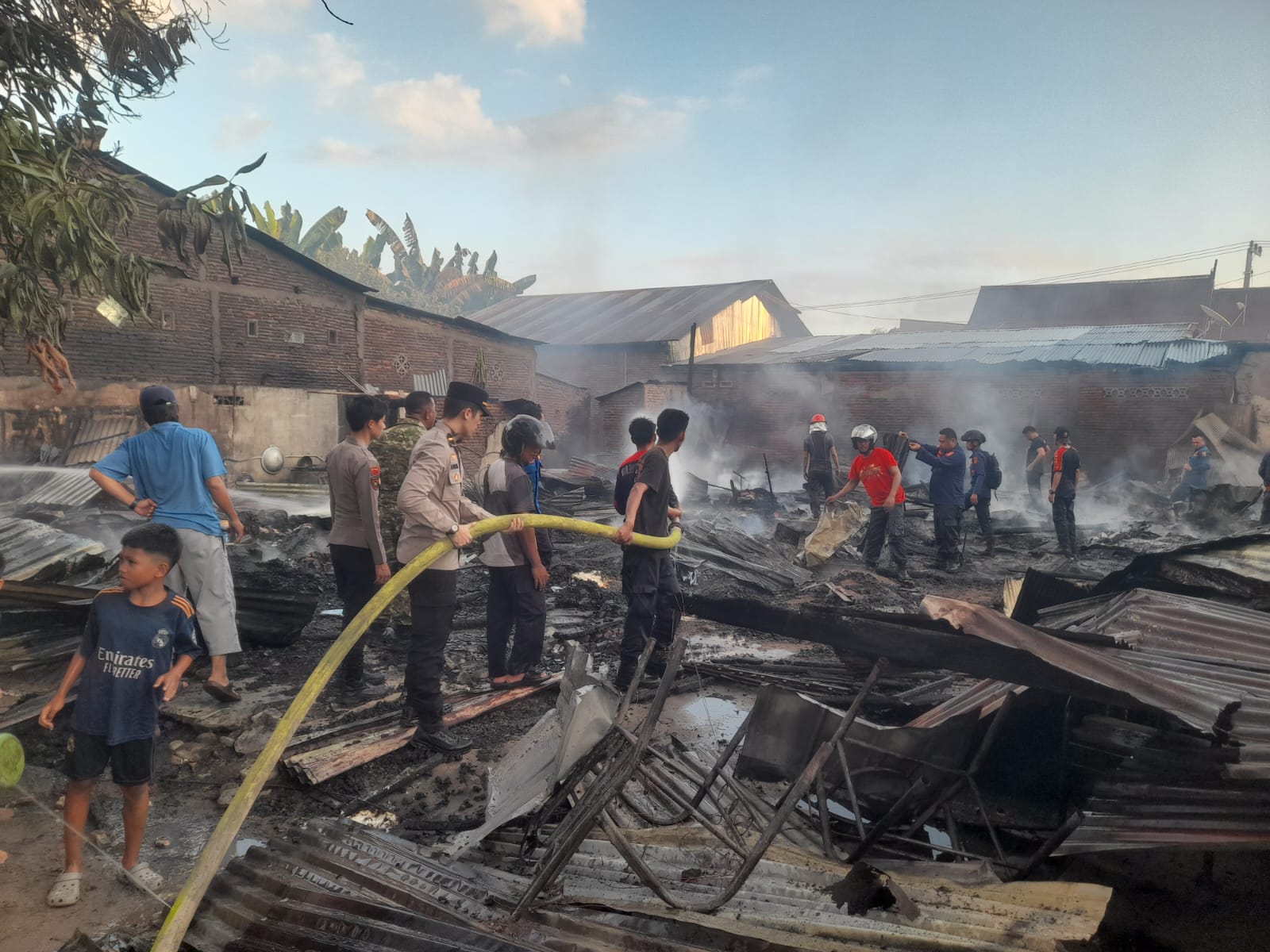 Dua Rumah di Lingkungan Gaspol Polewali Ludes Terbakar, Polisi Selidiki Penyebab Kebakaran