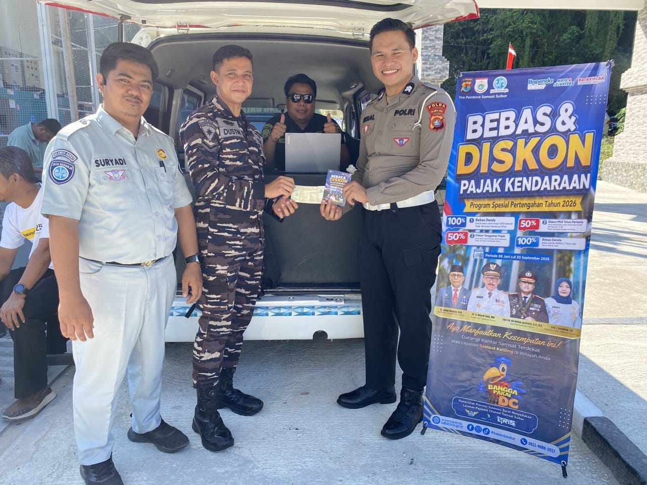 Semarak Festival Kampung Nelayan Sumare, Samsat Keliling Mamuju Layani Warga: Penerimaan Pajak Tembus Rp11 Juta