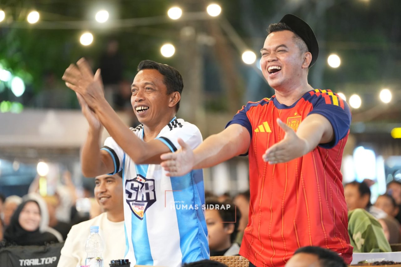 Beda Jagoan, Warga Sidrap Tetap Kompak Nobar Final Piala Dunia 2026