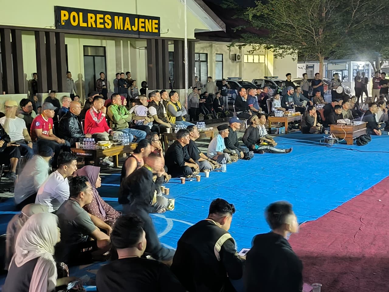 Ratusan Warga Padati Halaman Polres Majene, Nobar Final Piala Dunia Berlangsung Meriah