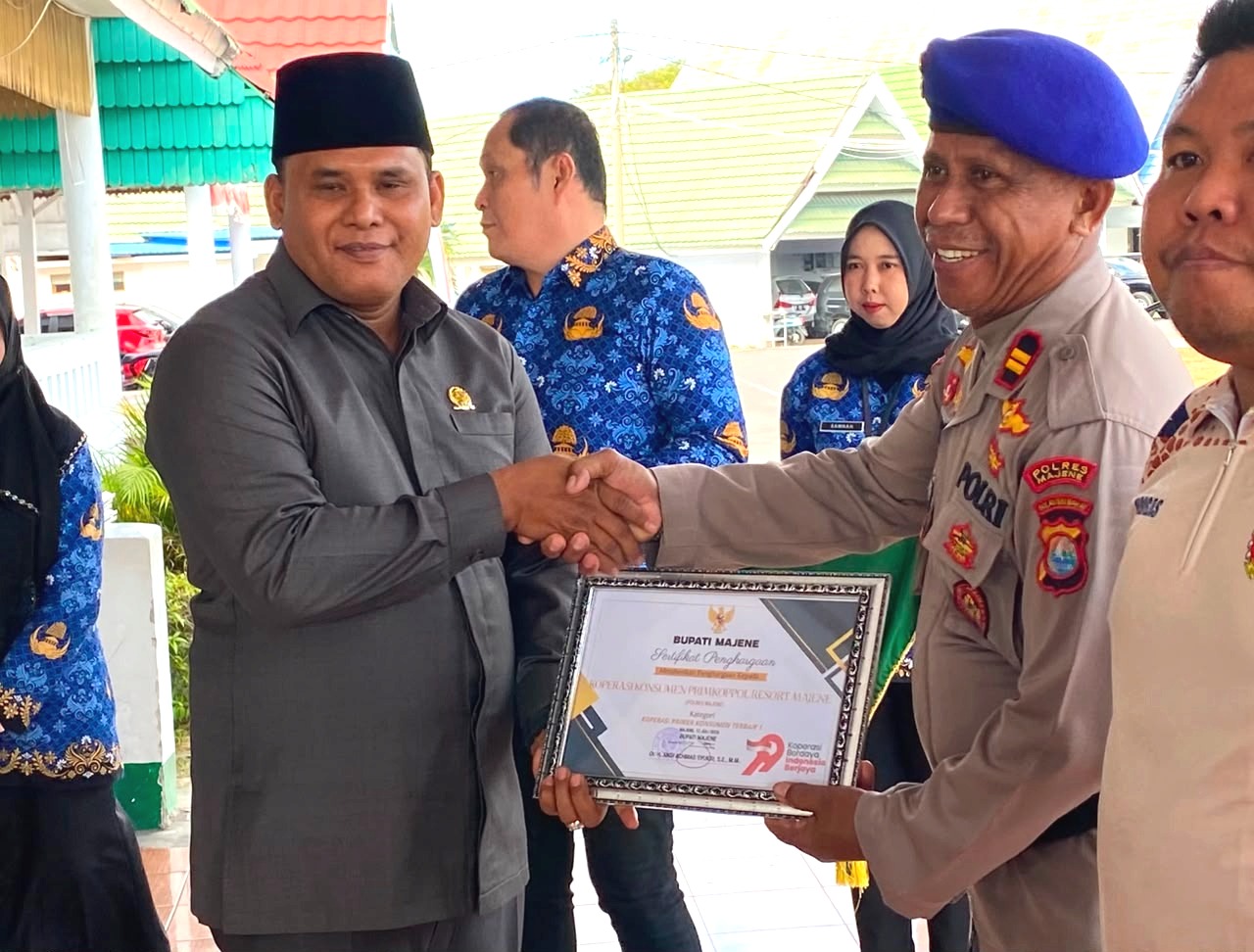 Koperasi Primkoppol Polres Majene Raih Predikat Koperasi Primer Konsumen Terbaik I pada Harkopnas ke-79