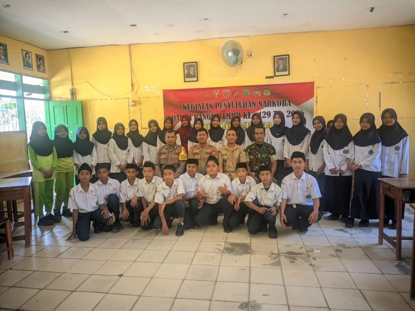 Satgas TMMD Kodim 1404/Pinrang Edukasi Bahaya Narkoba kepada Pelajar MTs DDI Malgawi