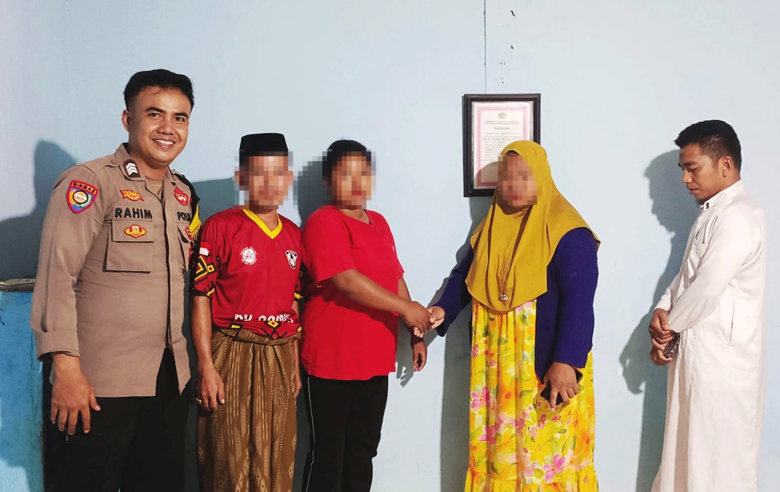 Bhabinkamtibmas Polsek Banggae Berhasil Mediasi Perselisihan Warga, Kesalahpahaman di Media Sosial Berakhir Damai