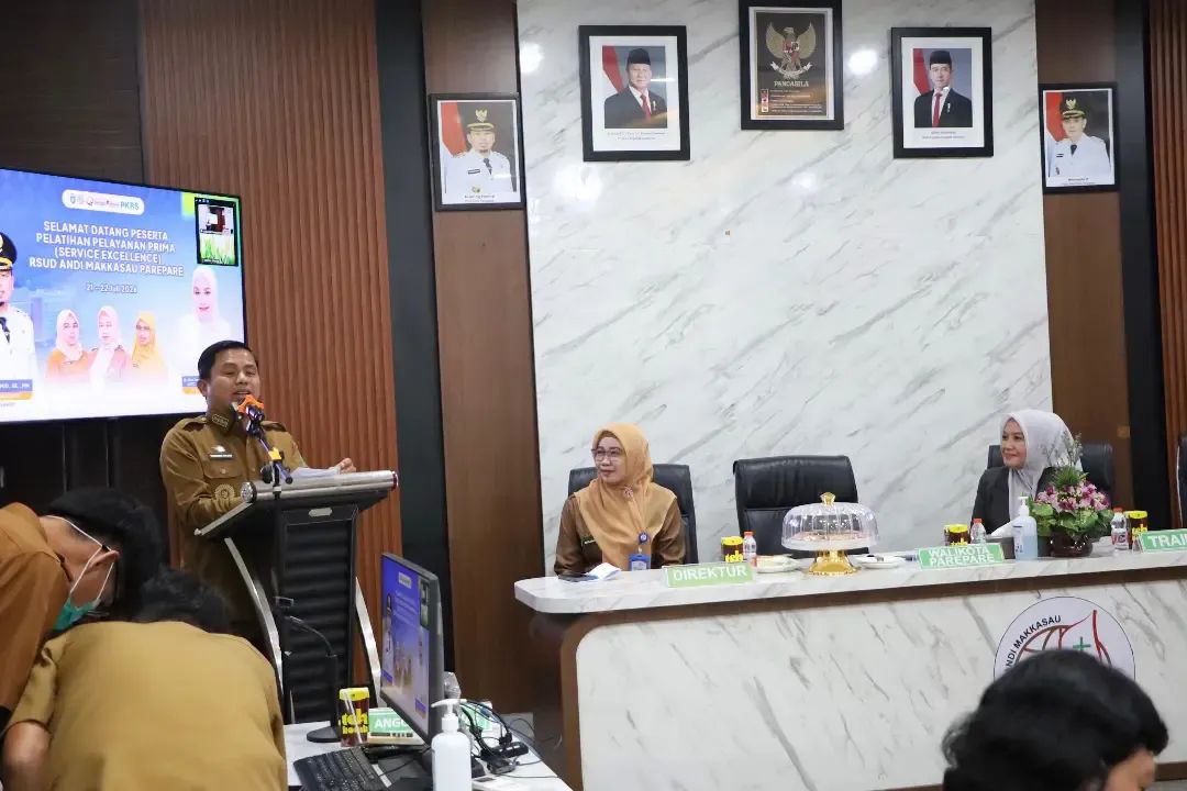 Tasming Hamid Tegaskan Budaya 5S Jadi Standar Pelayanan RSUD Andi Makkasau