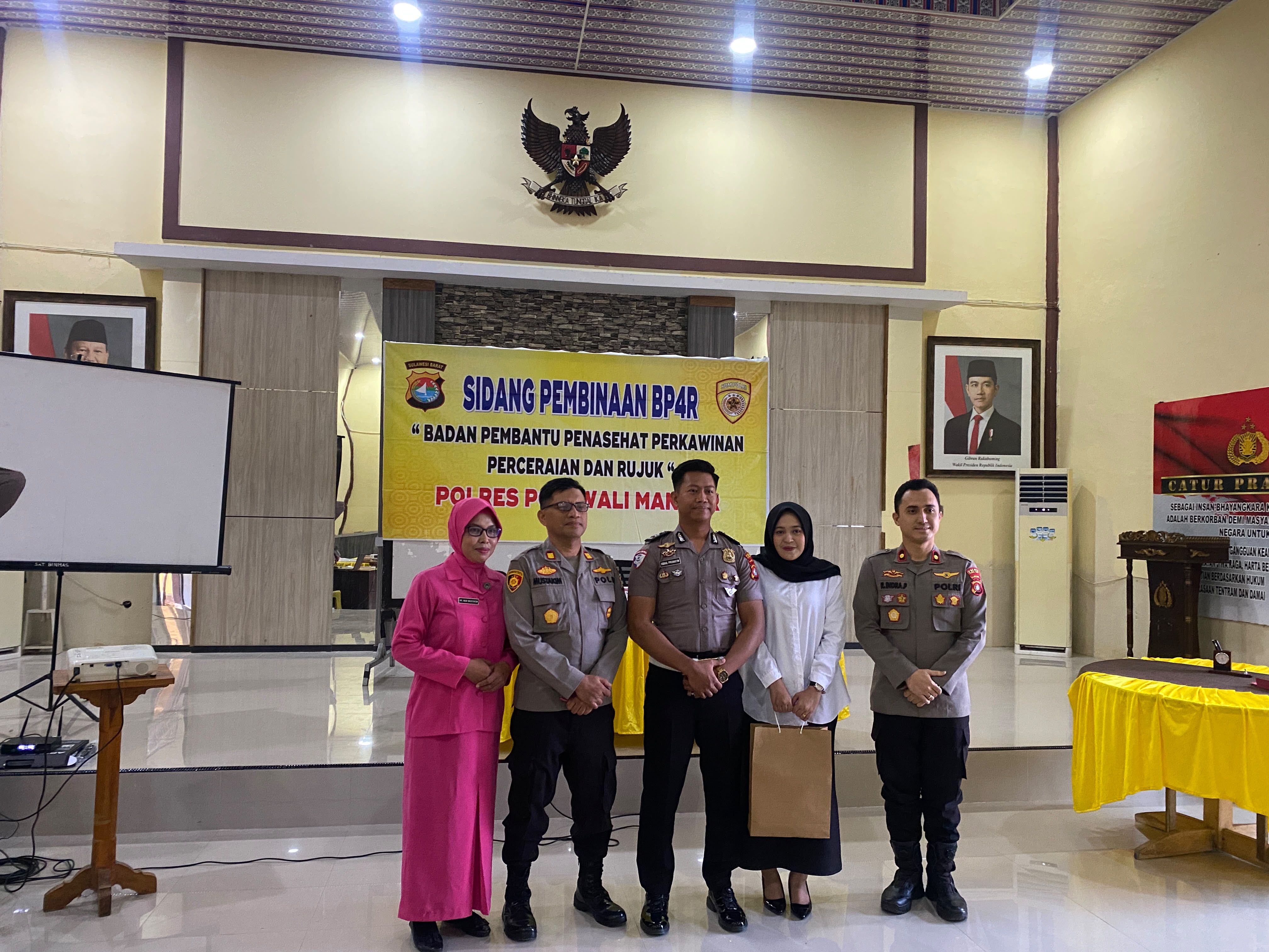Wakapolres Polewali Mandar Pimpin Sidang BP4R bagi Personel yang Akan Menikah