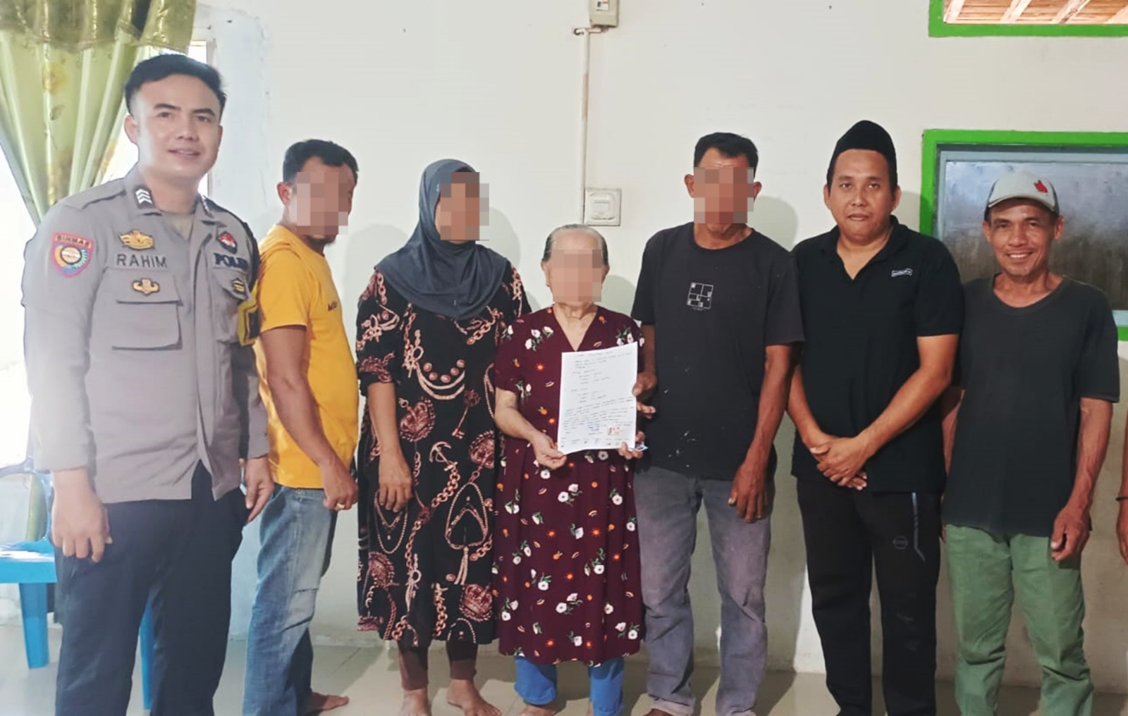 Bhabinkamtibmas Polsek Banggae Mediasi Sengketa Lahan Warga, Perselisihan Berakhir Damai Lewat Jalur Kekeluargaan