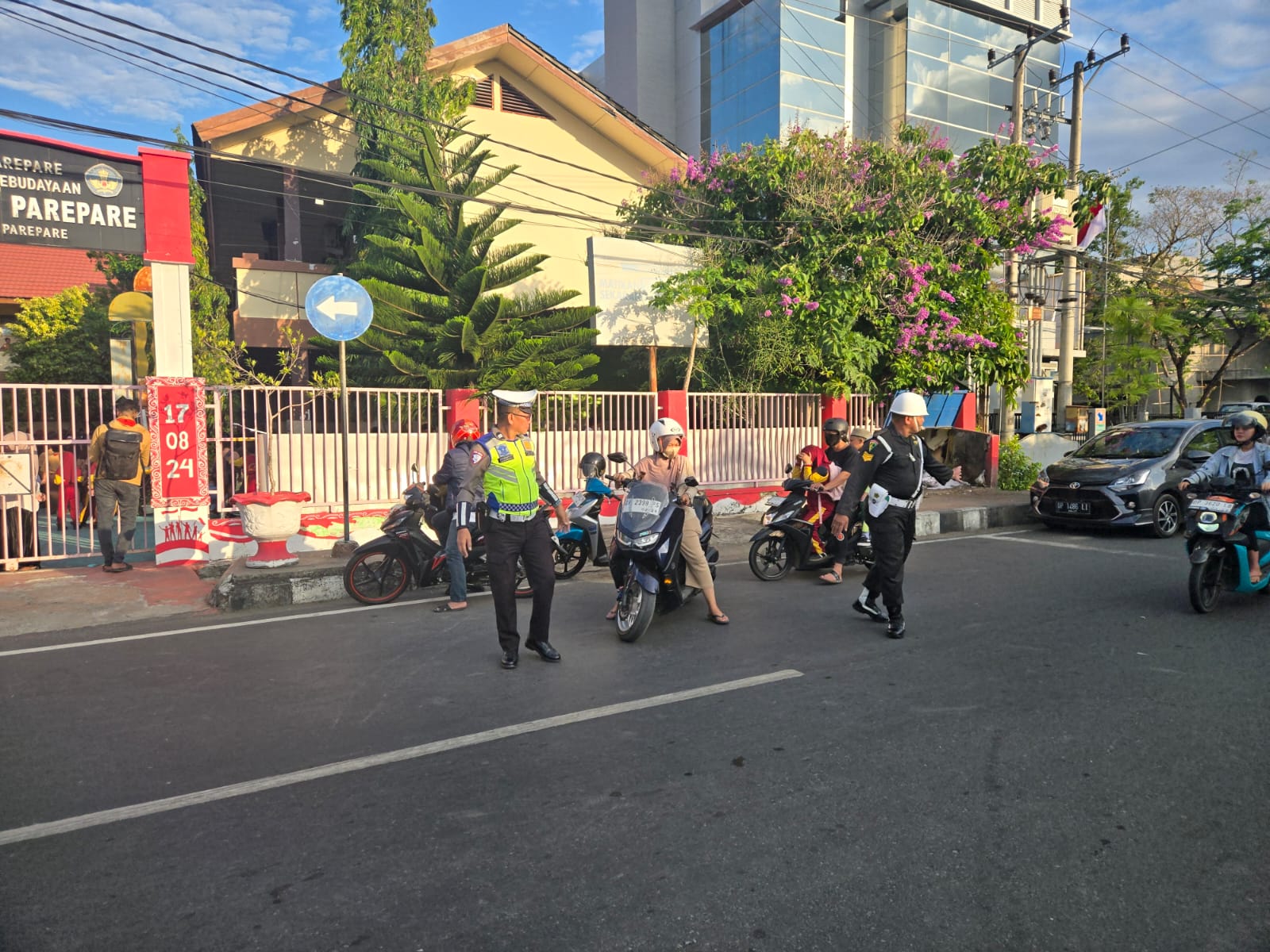 Sat Lantas Polres Parepare Intensifkan Pengaturan Pagi, Cegah Kemacetan dan Kecelakaan
