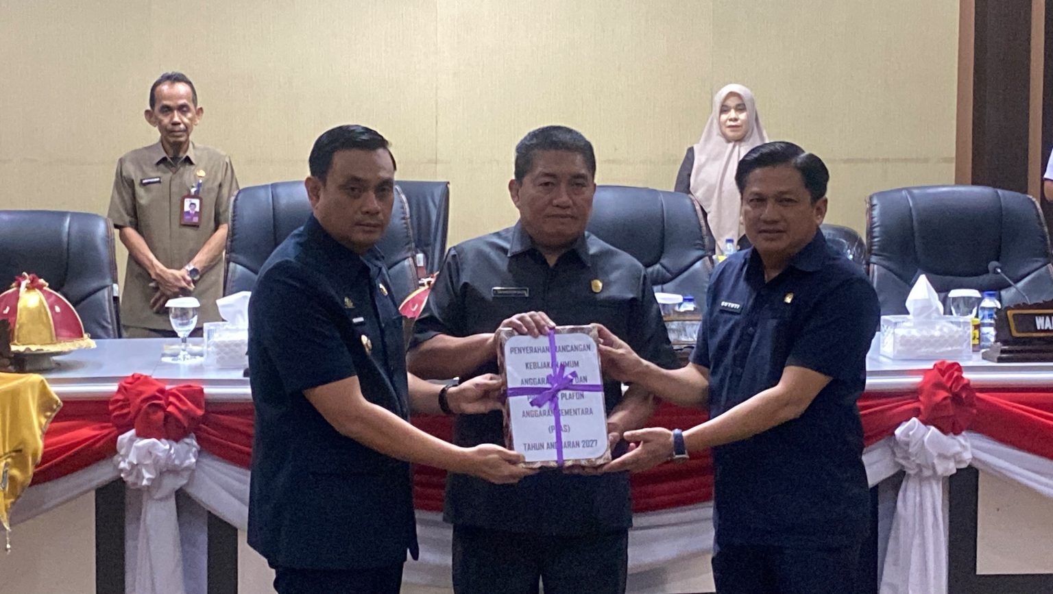 Pemkot Parepare Serahkan KUA-PPAS APBD 2027 kepada DPRD