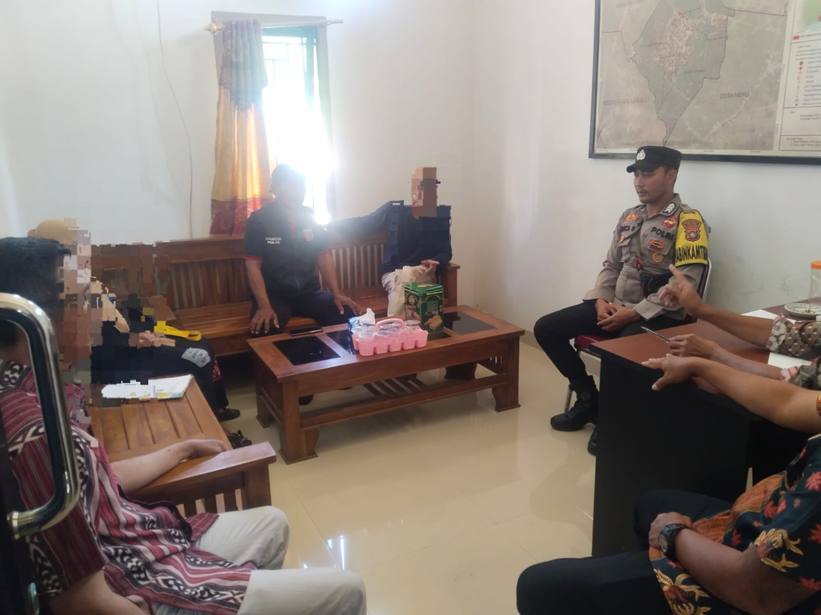 Bhabinkamtibmas Desa Kebunsari Mediasi Sengketa Tanah Antar Keluarga, Capai Kesepakatan Damai