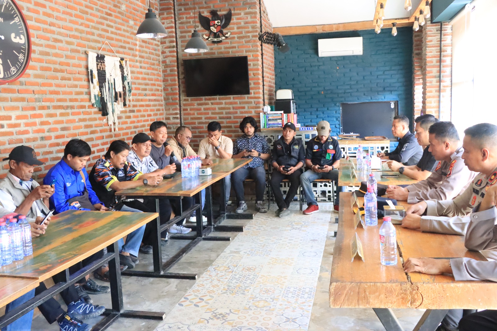 Polres Majene Perkuat Sinergi dengan Insan Pers Lewat Coffee Morning