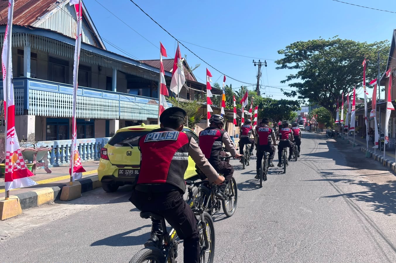 Patroli Bersepeda Samapta Polres Majene, Edukasi Pelajar dan Hadirkan Rasa Aman Kepada Warga