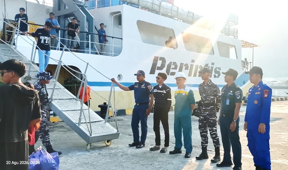 Sat Polair Polres Majene Perketat Pengamanan Pemberangkatan KM Sabuk Nusantara 93