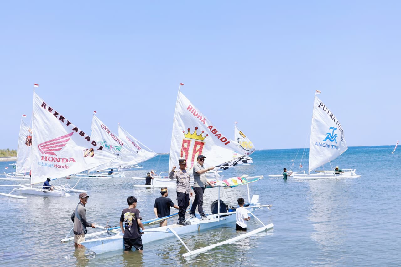 Lomba Perahu Layar Lapakaka Padukan Bahari, Seni dan UMKM