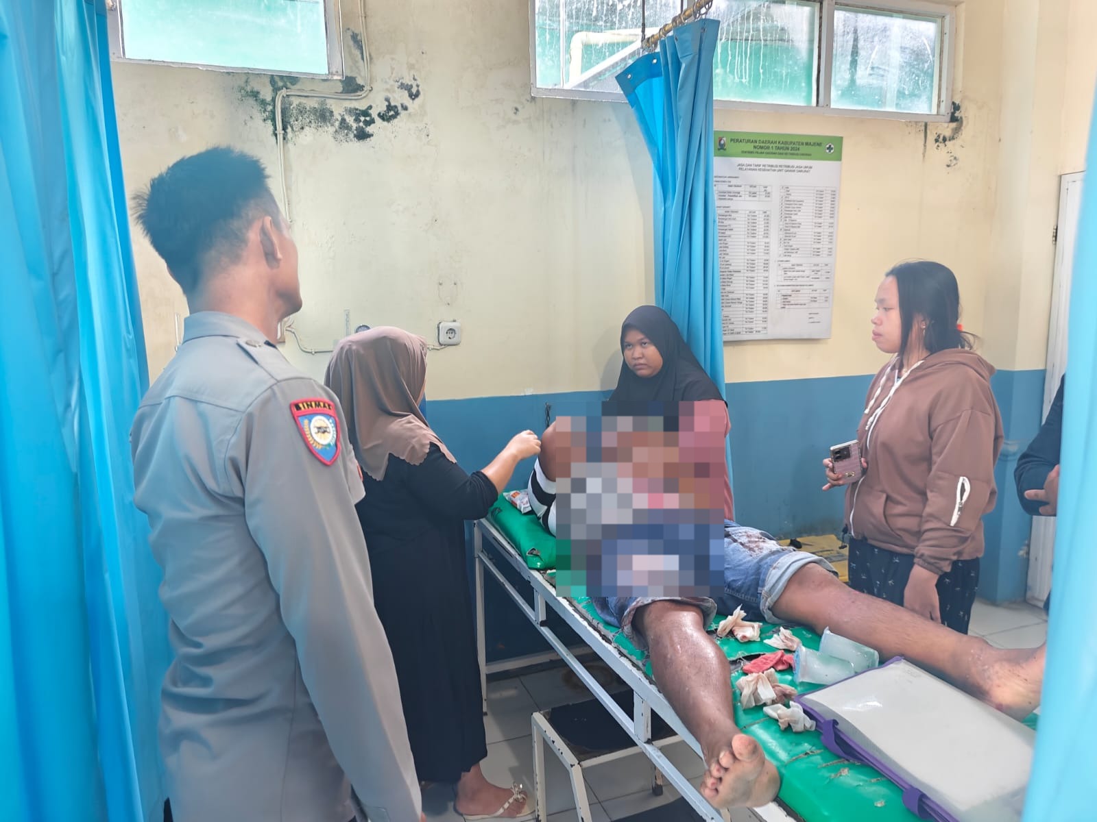 Gerak Cepat Polsek Pamboang Tangani Lakalantas di Jalur Trans Sulawesi, Dua Pengendara Terluka