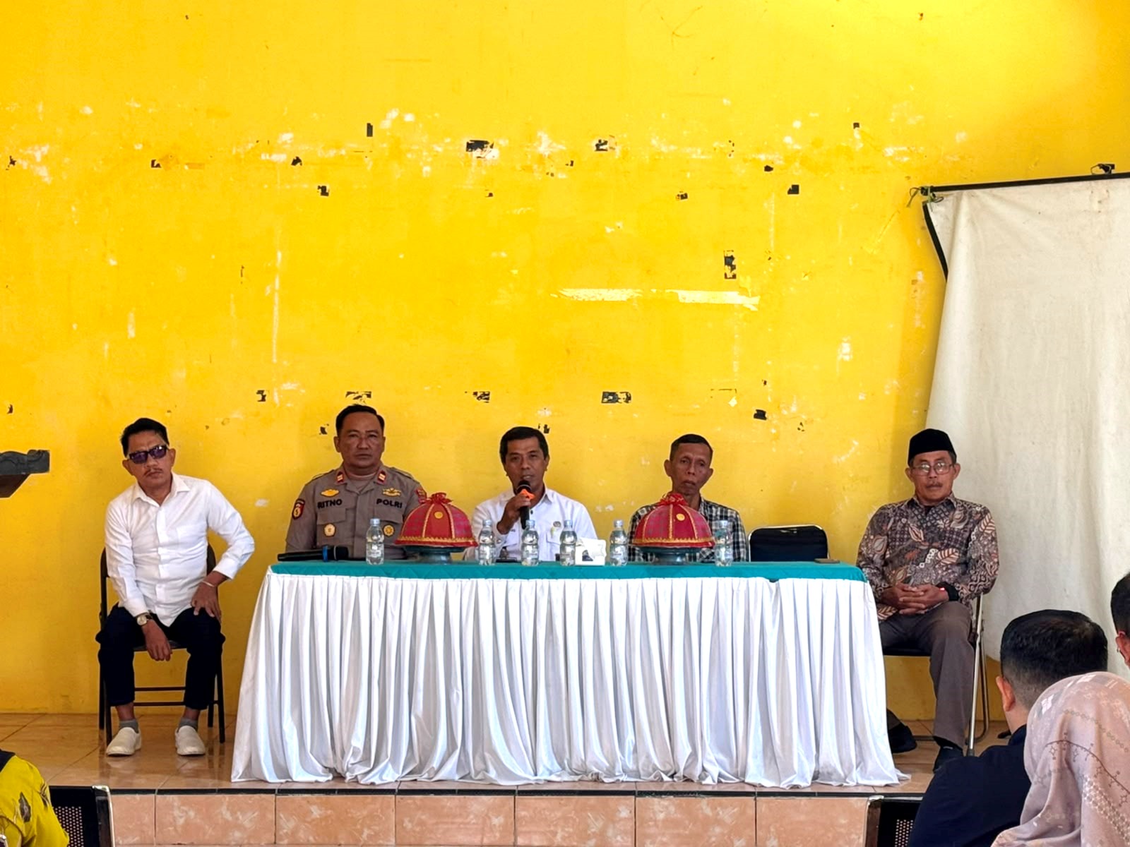 Kapolsek Pamboang Hadiri Rakor, Kesiapan Malam Pesta Rakyat Mulai Dimatangkan