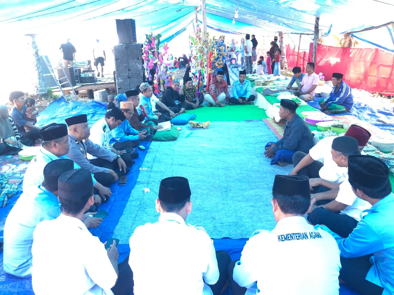 Pererat Silaturahmi, Kapolsubsektor Tubo Sendana Hadiri Maulid Nabi dan Syukuran Nelayan