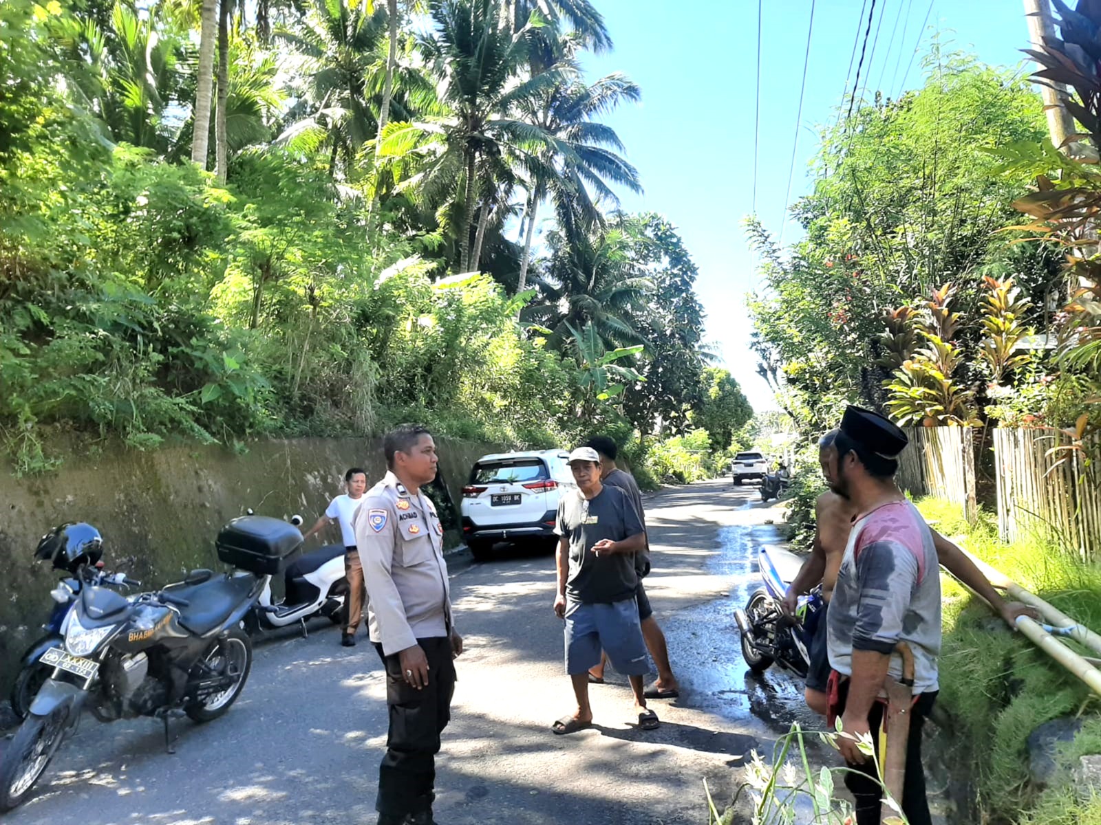 Cegah Karhutla di Musim Kemarau, Bhabinkamtibmas Polsek Banggae Gencarkan Sambang dan Imbauan Warga
