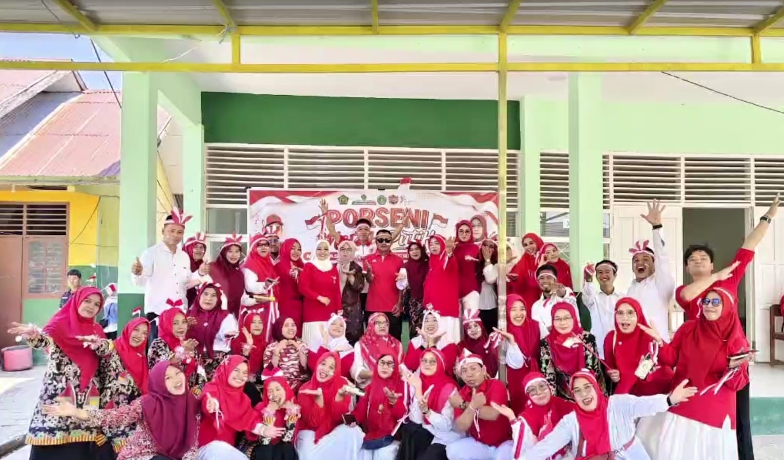 Guru MAN Pinrang Tampilkan Kreativitas Lewat Sambung Lagu Kemerdekaan
