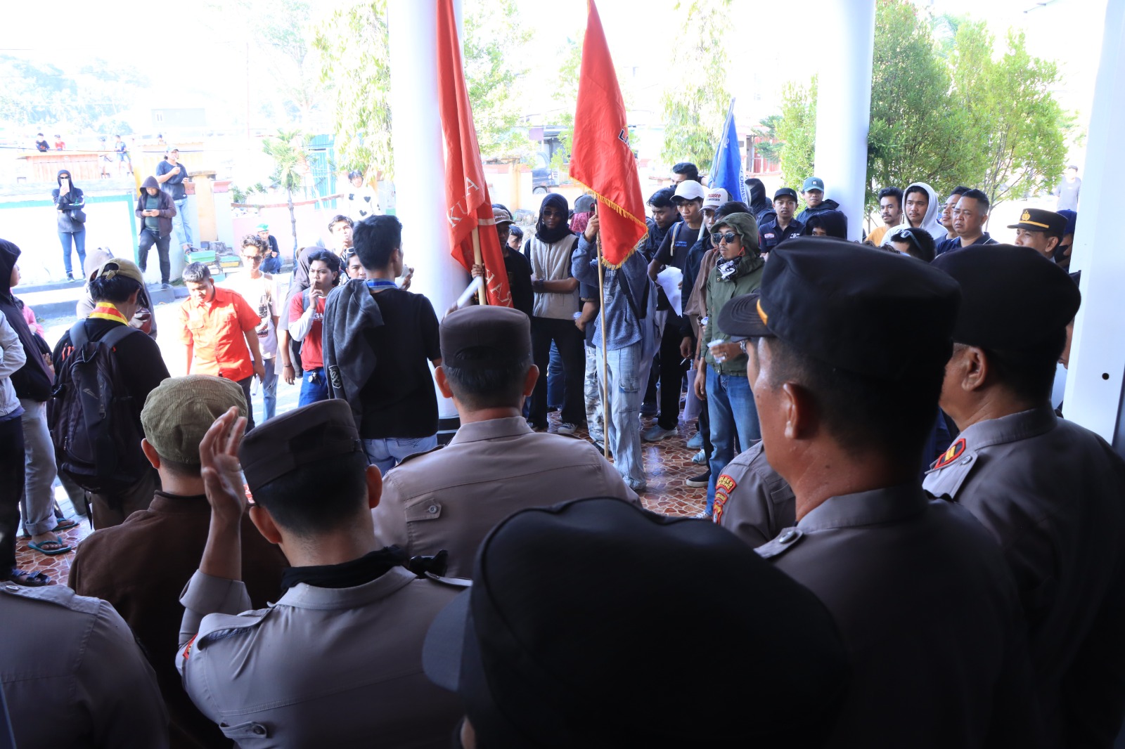 Kawal Aksi Damai SPMM Berlangsung Damai, Polres Majene Kedepankan Pendekatan Humanis
