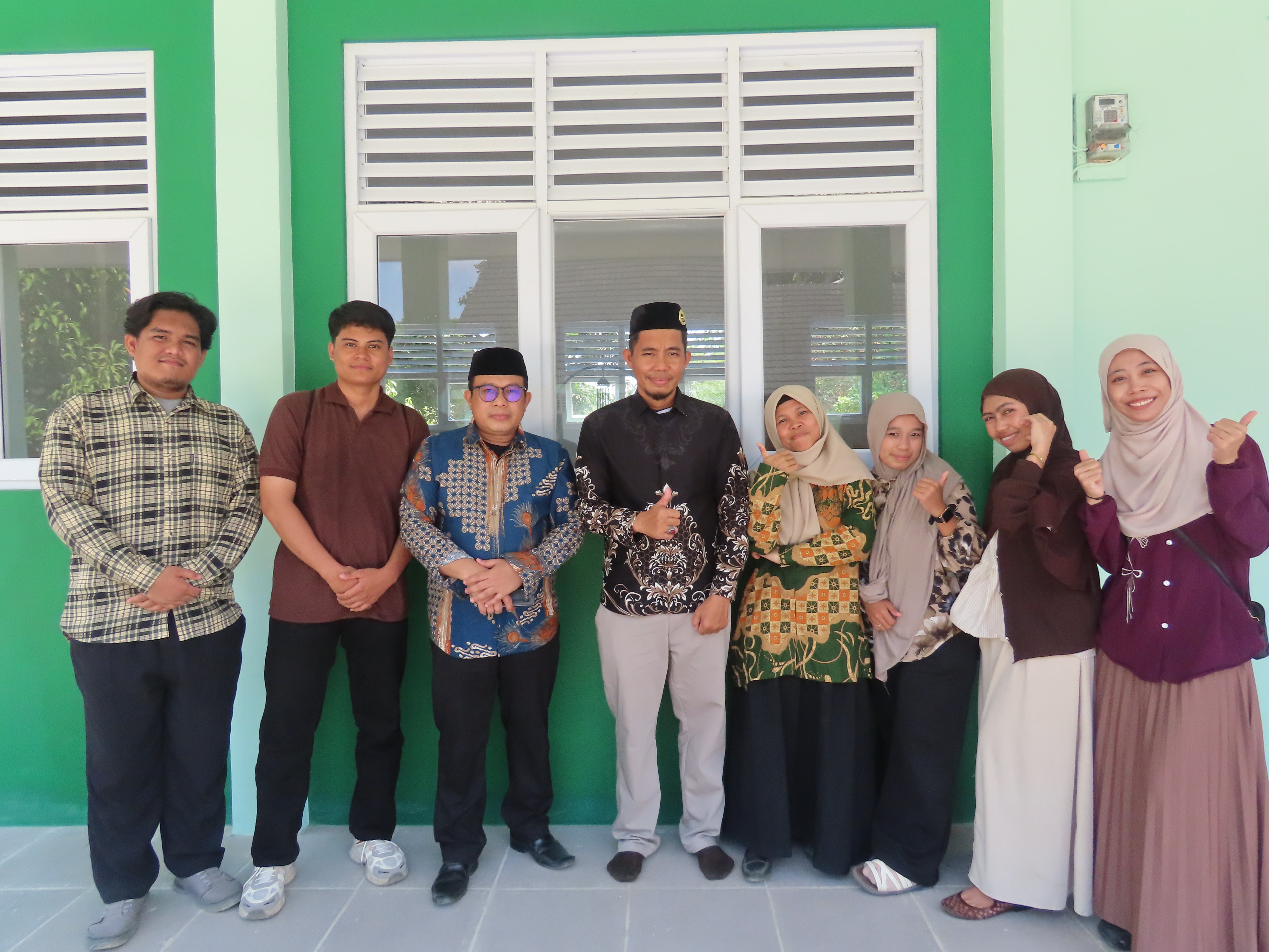 Ikut Workshop di Almamater, Alumni MA Biharul Ulum Abadikan Momen