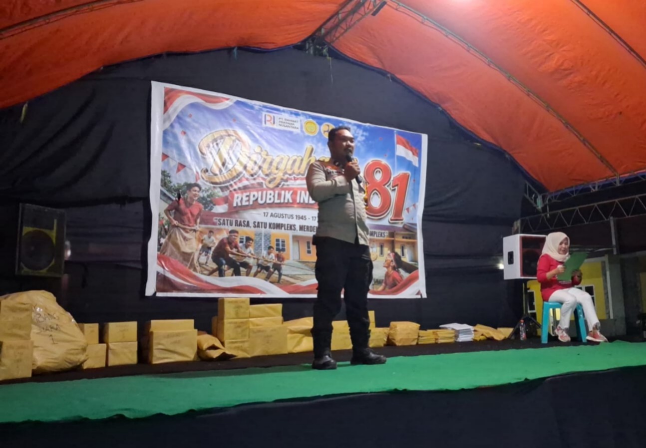 Bhabinkamtibmas Polsek Banggae Hadiri Penutupan Lomba Semarak HUT ke-81 RI di Perumahan Al Ikhlas