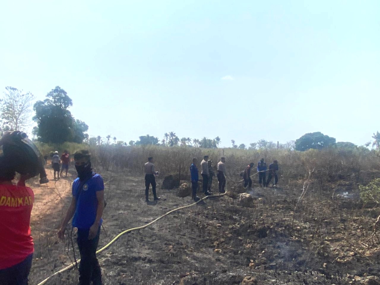 Kebakaran Lahan di Rangas Pabesoang Berhasil Dipadamkan, Bukti Sinergitas Polres Majene Bersama Instasi Terkait dan Warga