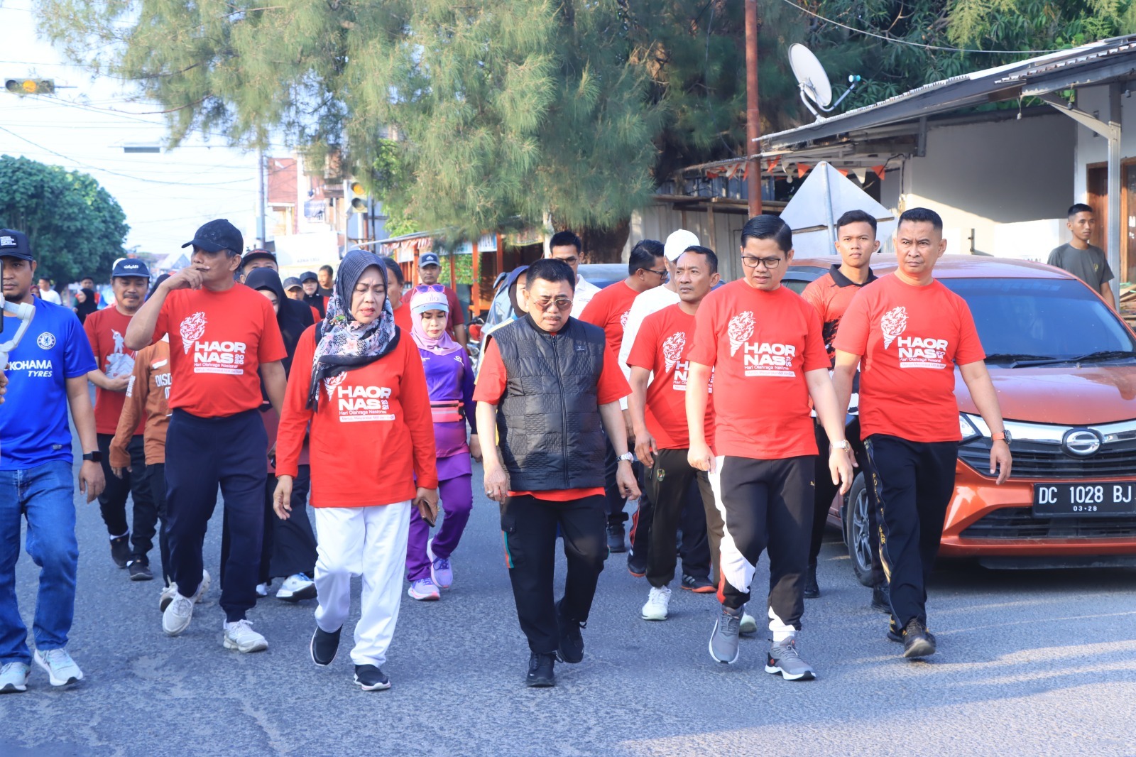 Semarak Haornas ke-43, Wakapolres Majene Ikut Jalan Santai Bersama Ratusan Peserta