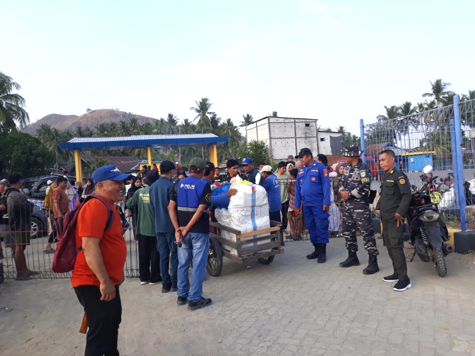 Pastikan Pelayaran Aman, Sat Polair Polres Majene Kawal Keberangkatan KM Sabuk Nusantara 93