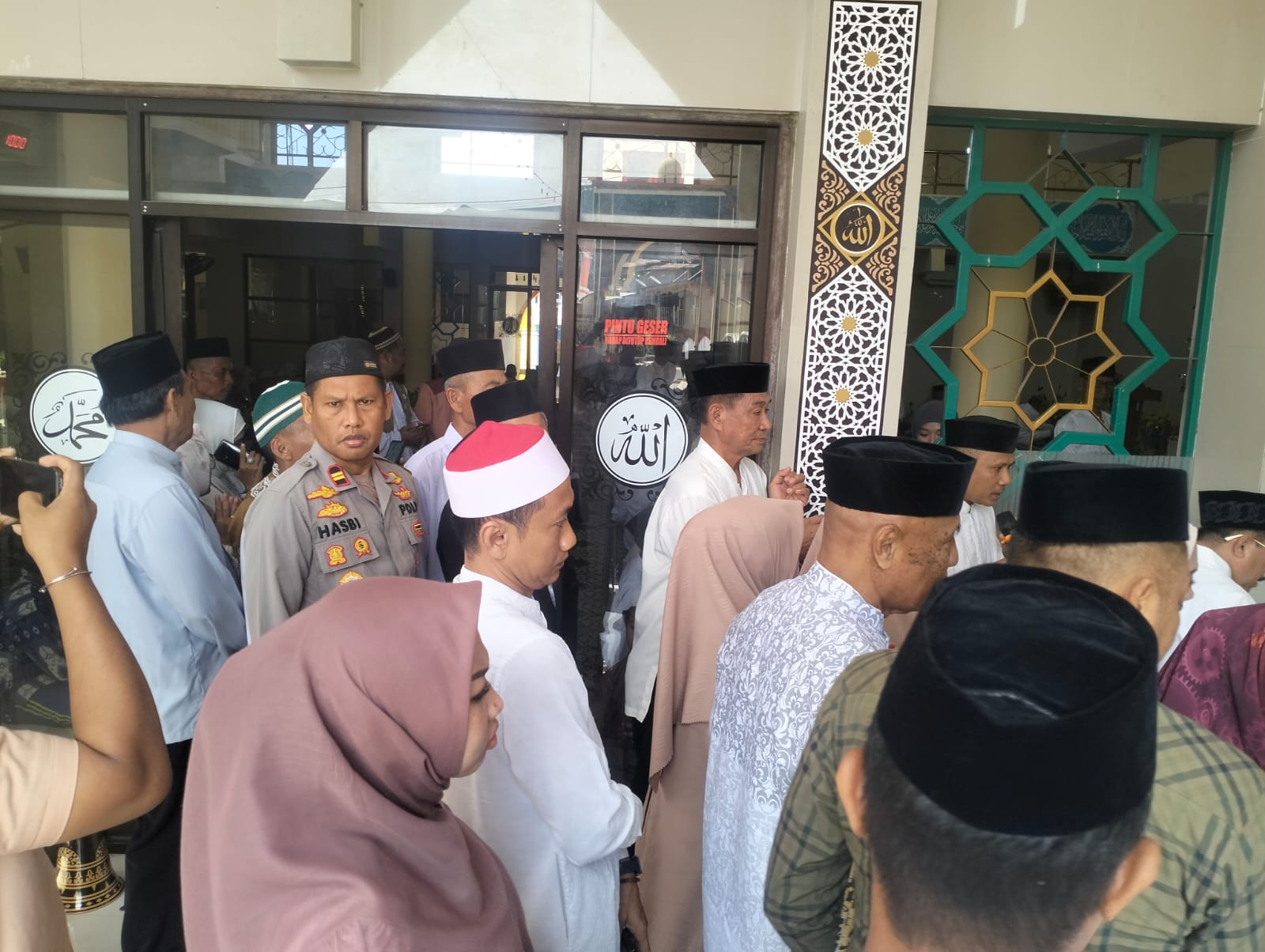 Kapolsek Banggae Hadiri Maulid Nabi di Masjid Nurul Abrar, Momentum Perkuat Akhlak dan Kebersamaan