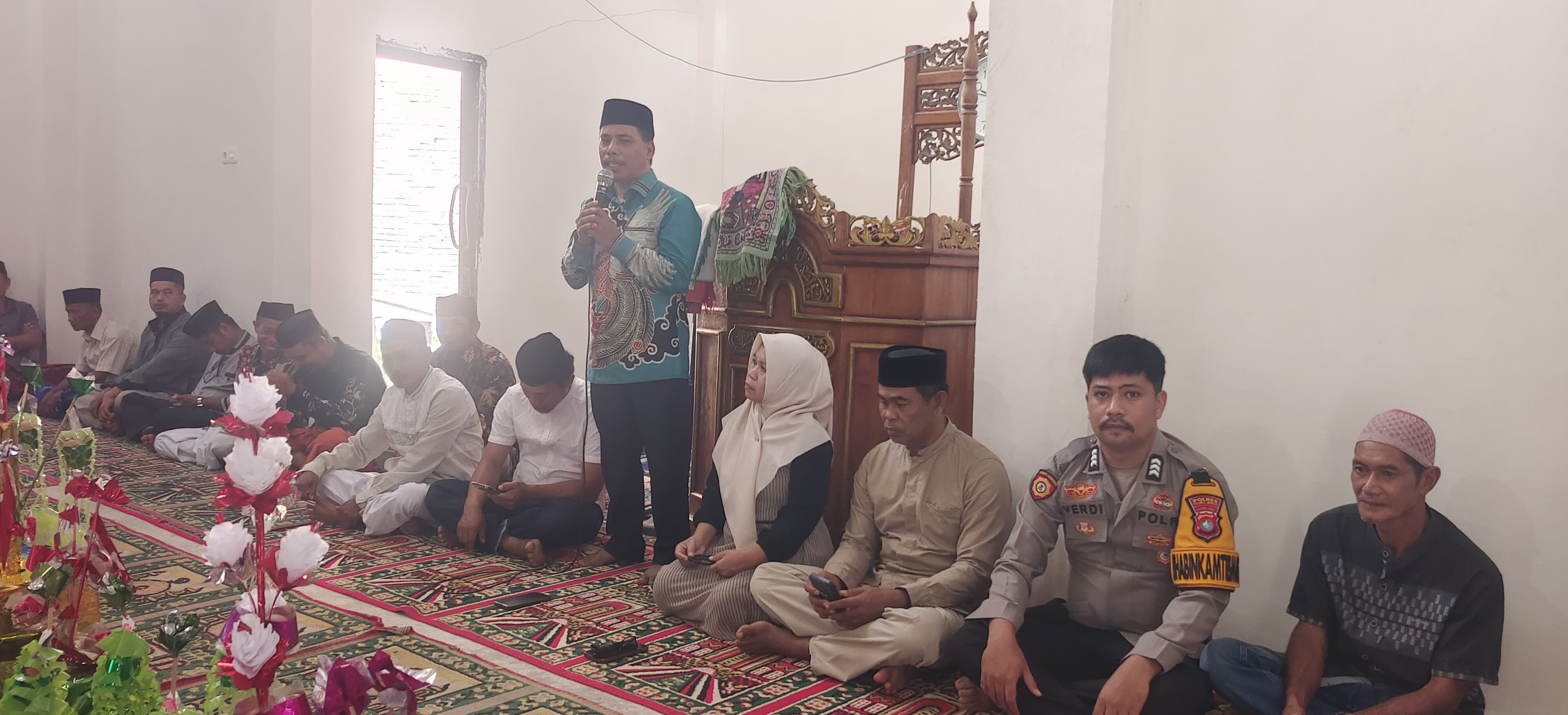 Bhabinkamtibmas Desa Kurrak Hadiri Maulid Nabi, Pererat Silaturahmi dengan Warga