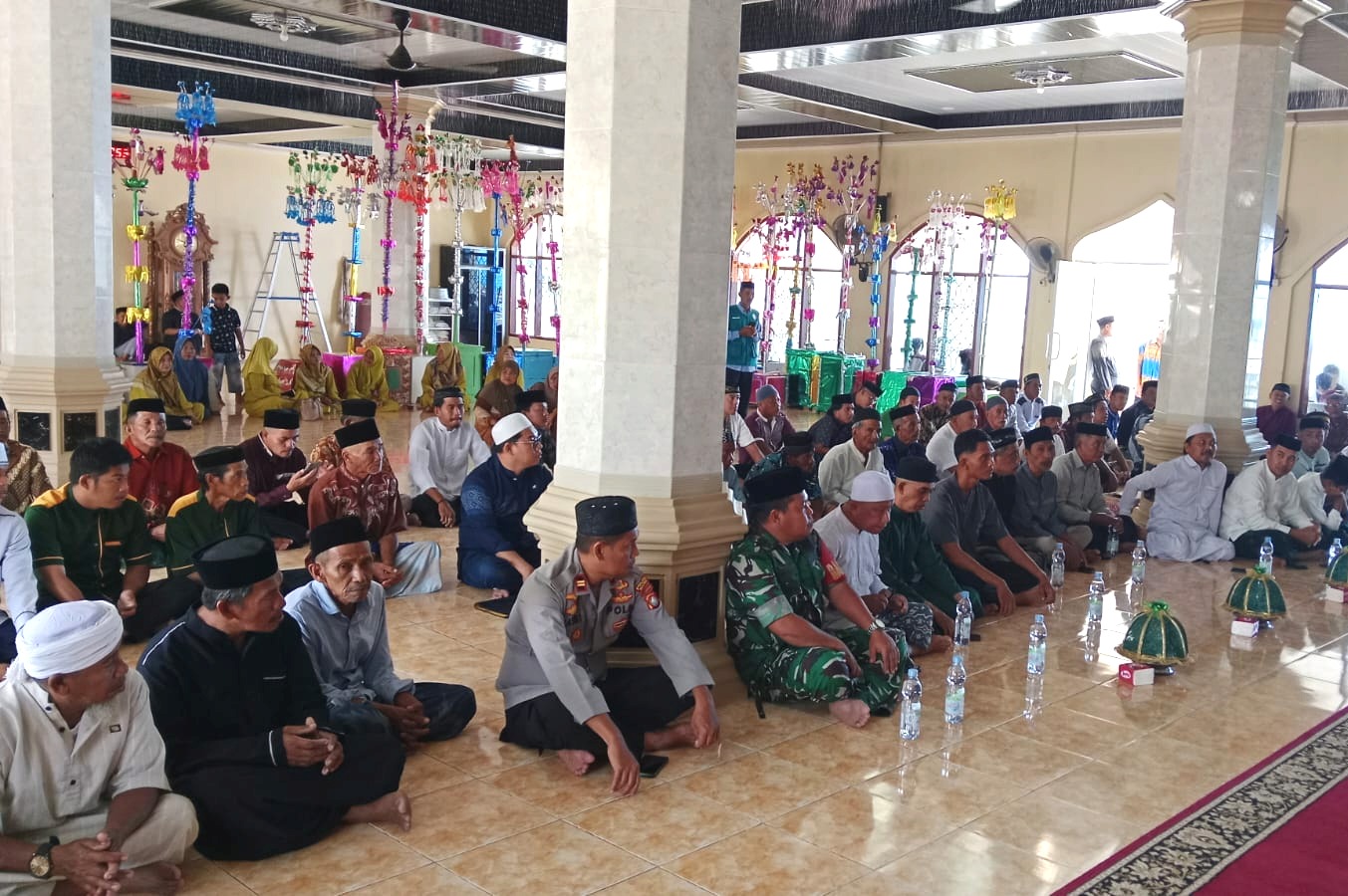 Kapolsek Banggae Hadiri Maulid Nabi di Rangas Pabesoang, Perkuat Silaturahmi dengan Warga
