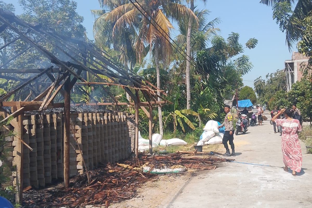 Tempat Pembakaran Batu Bata di Bumiayu Terbakar, Kerugian Rp5 Juta