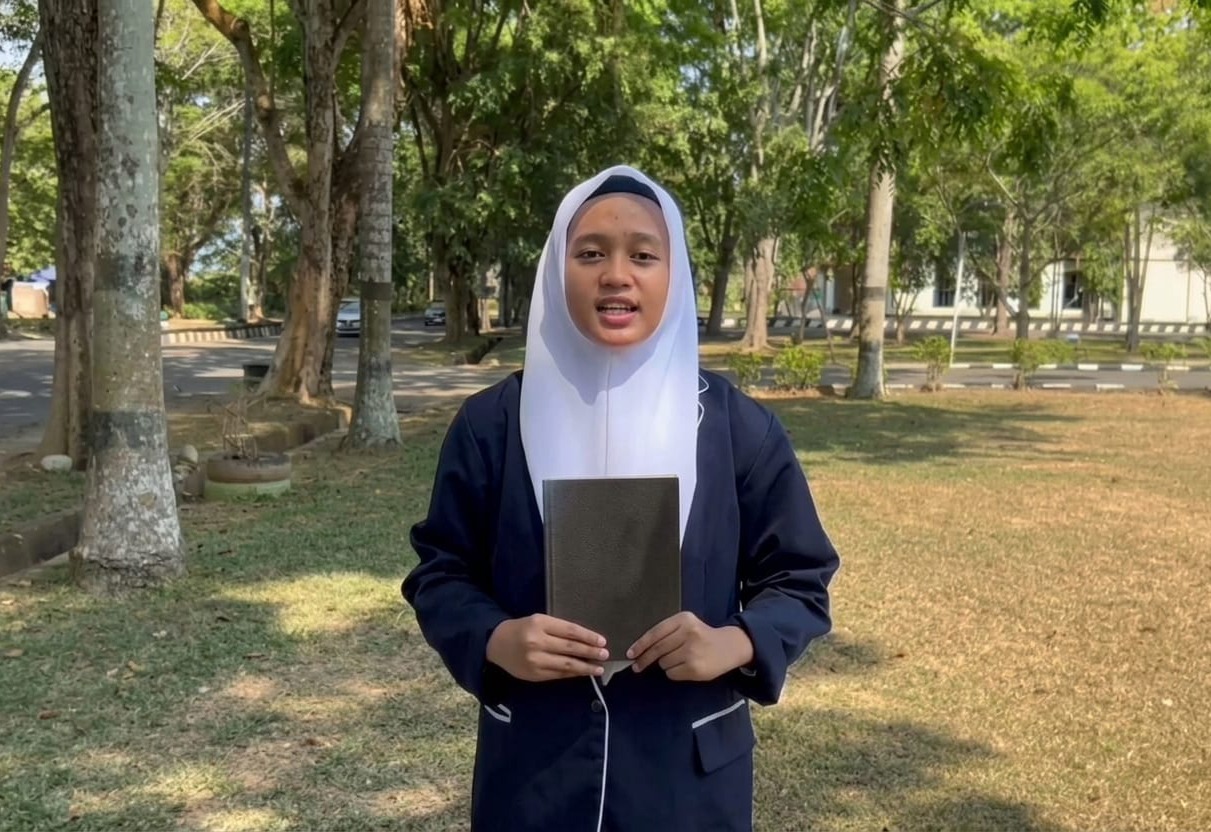 Siswi MTs DDI Masamba Sukses Jadi yang Terbaik pada Lomba Pembuatan Resensi Buku