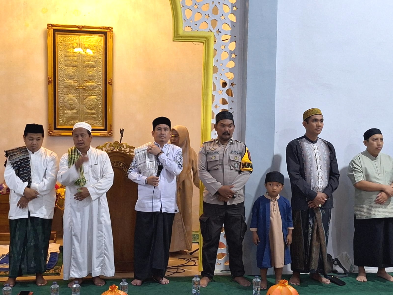Hadiri Maulid di Griya Pesona Lembang, Bhabinkamtibmas Polsek Banggae Ajak Warga Teladani Akhlak Rasulullah