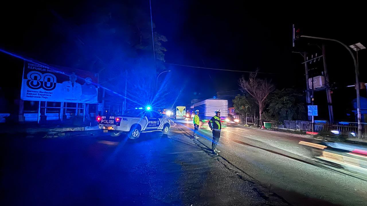 Tekan Pelanggaran dan Gangguan Kamtibmas, Satlantas Polman Gelar Blue Light Patrol