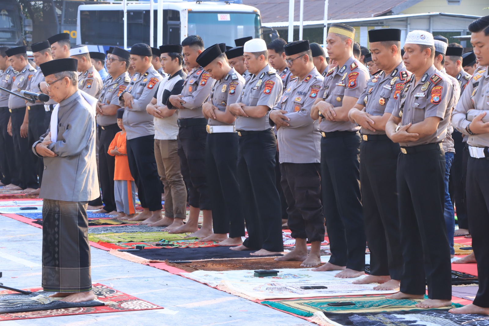 Polres Majene Gelar Salat Istisqa, Panjatkan Doa di Tengah Kemarau