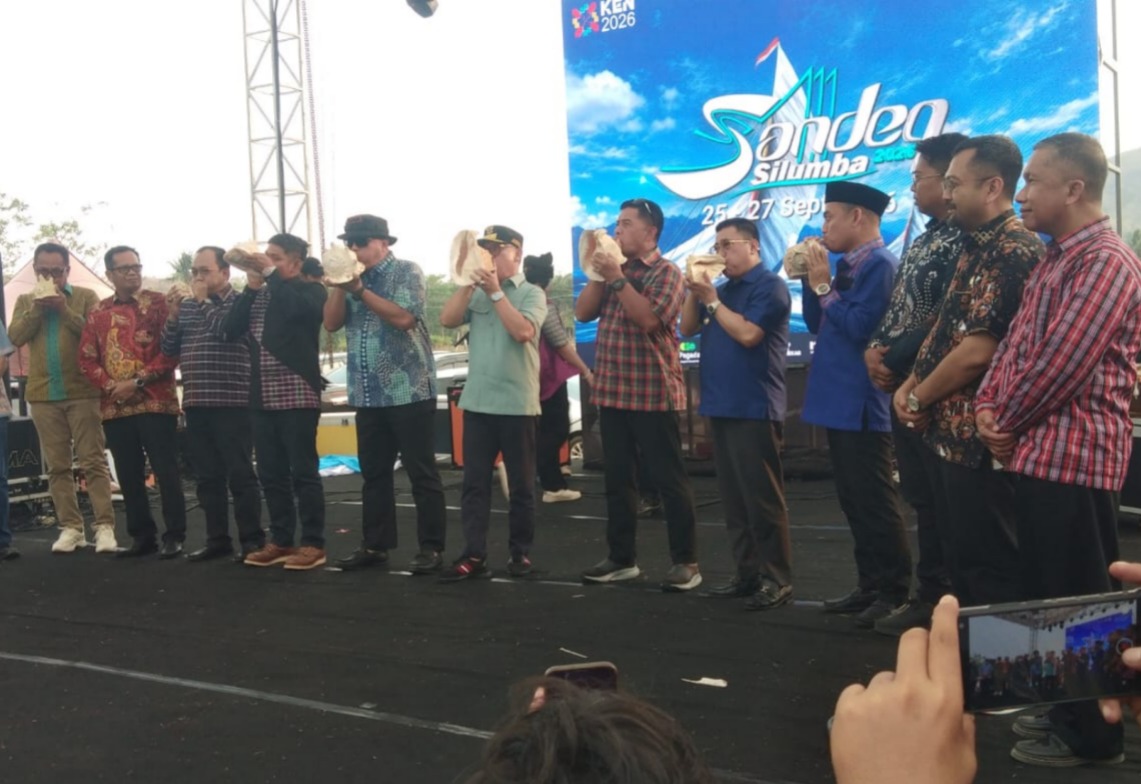 Kapolres Majene Hadiri Pembukaan Sandeq Silumba 2026, 80 Perahu Sandeq Ramaikan Lautan
