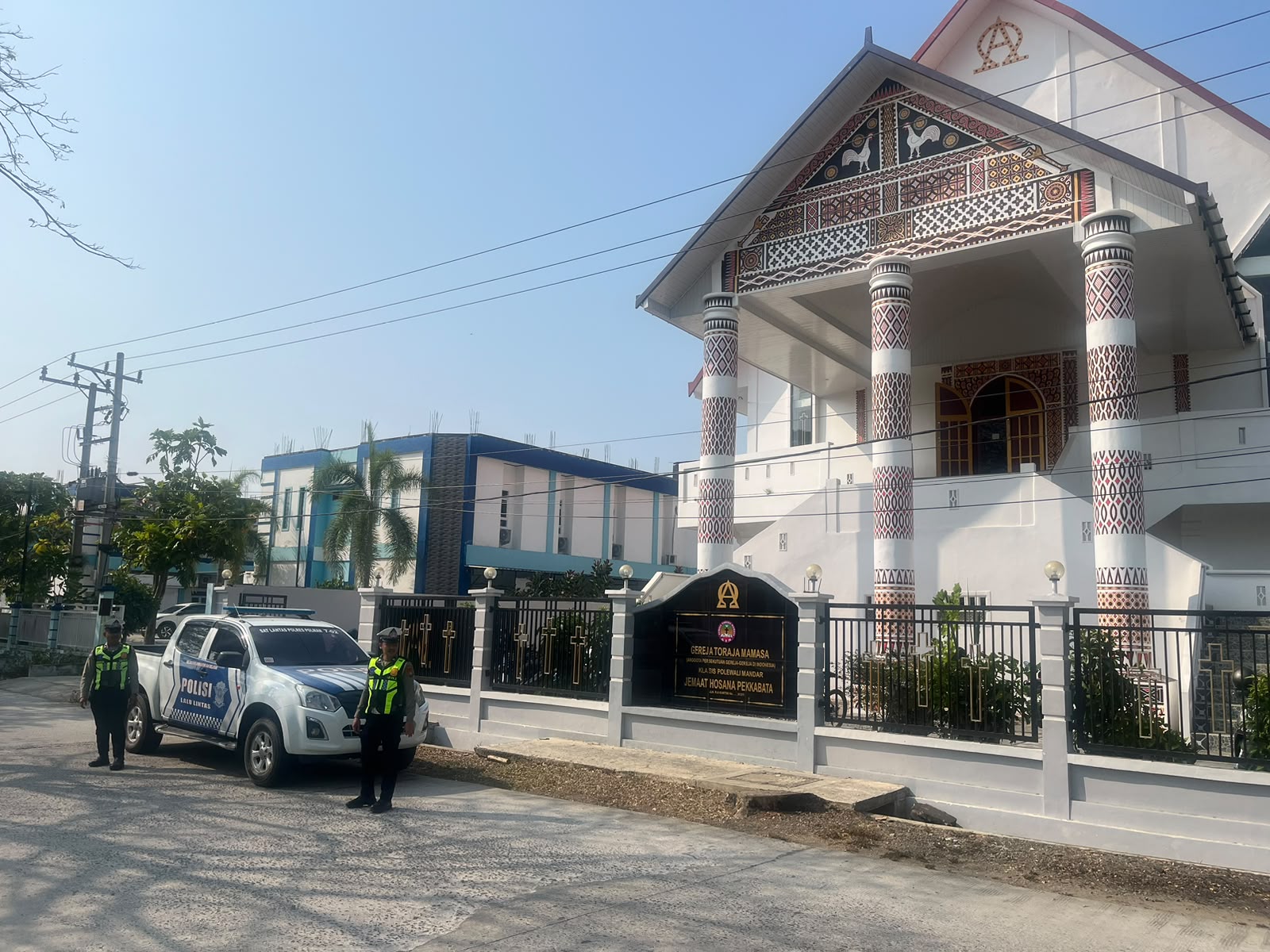 Unit Siaga Satlantas Polres Polman Patroli Dialogis di Sejumlah Gereja di Polewali