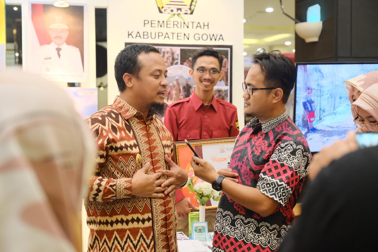 Langkah Sunyi Menuju Puncak: Refleksi 43 Tahun Gubernur Andi Sudirman Sulaiman